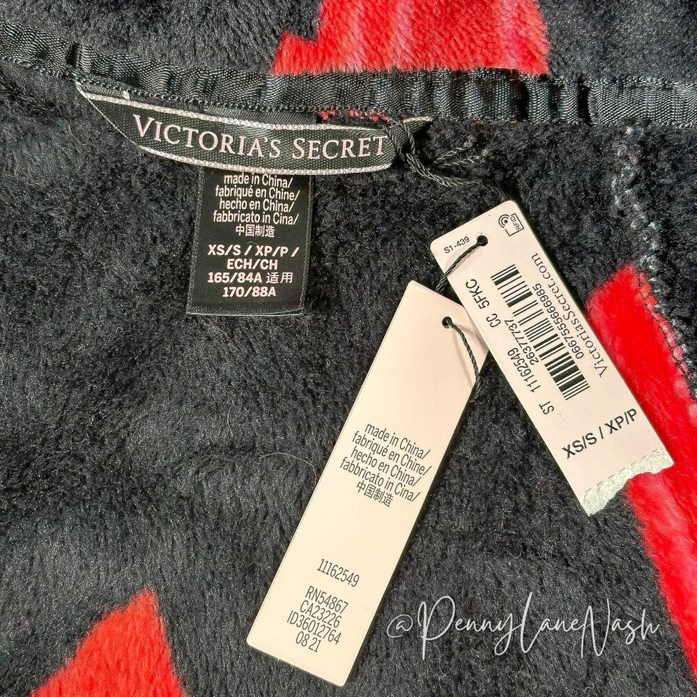 NWT Victoria's Secret Red & Black Hearts Cozy Short Robe - Picture 10 of 13
